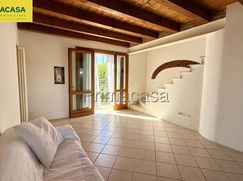 Casa Bi/Trifamiliare in Residenziale