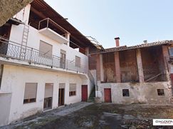 Casa Bi/Trifamiliare in Residenziale