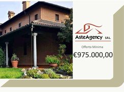 Casa Bi/Trifamiliare in Residenziale