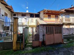 Casa Bi/Trifamiliare in Residenziale