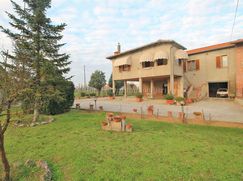 Casa Bi/Trifamiliare in Residenziale