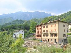 Casa Bi/Trifamiliare in Residenziale