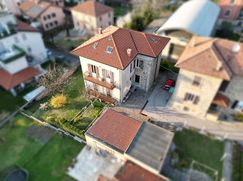 Casa Bi/Trifamiliare in Residenziale