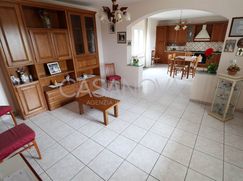 Casa Bi/Trifamiliare in Residenziale