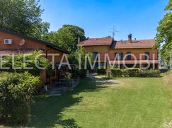 Casa Bi/Trifamiliare in Residenziale