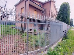 Casa Bi/Trifamiliare in Residenziale