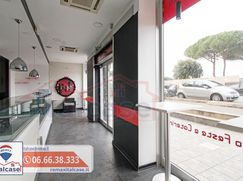 Negozio/Locale commerciale in Commerciale