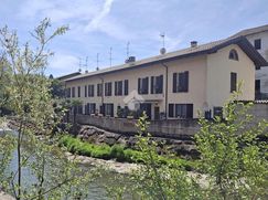 Casa Bi/Trifamiliare in Residenziale