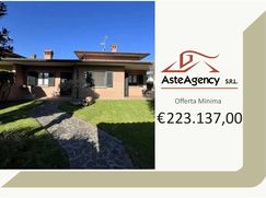 Casa Bi/Trifamiliare in Residenziale