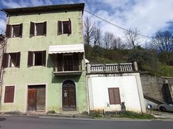 Casa Bi/Trifamiliare in Residenziale