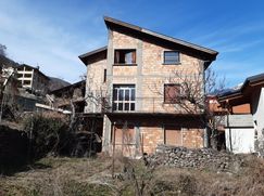 Casa Bi/Trifamiliare in Residenziale