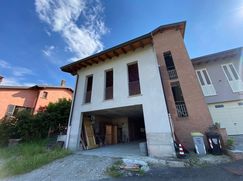 Casa Bi/Trifamiliare in Residenziale