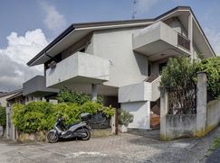Casa Bi/Trifamiliare in Residenziale
