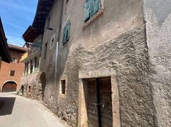 Casa Bi/Trifamiliare in Residenziale