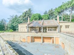 Casa Bi/Trifamiliare in Residenziale