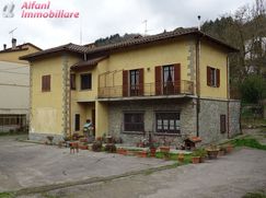 Casa Bi/Trifamiliare in Residenziale