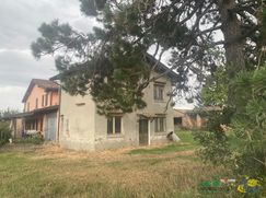 Casa Bi/Trifamiliare in Residenziale