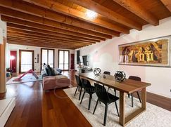 Casa Bi/Trifamiliare in Residenziale