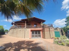 Casa Bi/Trifamiliare in Residenziale
