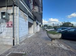Negozio/Locale commerciale in Commerciale