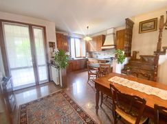 Casa Bi/Trifamiliare in Residenziale