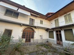 Casa Bi/Trifamiliare in Residenziale