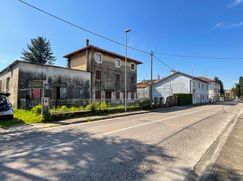 Casa Bi/Trifamiliare in Residenziale