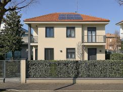 Casa Bi/Trifamiliare in Residenziale