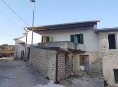 Casa Bi/Trifamiliare in Residenziale