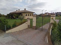 Casa Bi/Trifamiliare in Residenziale