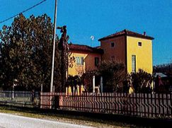 Casa Bi/Trifamiliare in Residenziale