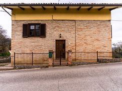 Casa Bi/Trifamiliare in Residenziale