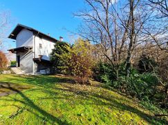 Casa Bi/Trifamiliare in Residenziale