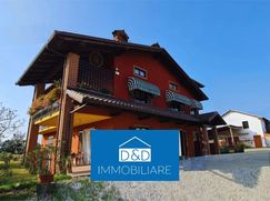 Casa Bi/Trifamiliare in Residenziale