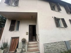 Casa Bi/Trifamiliare in Residenziale