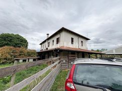 Casa Bi/Trifamiliare in Residenziale
