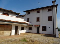 Casa Bi/Trifamiliare in Residenziale