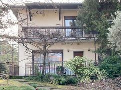 Casa Bi/Trifamiliare in Residenziale