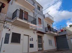 Casa Bi/Trifamiliare in Residenziale