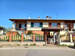 Casa Bi/Trifamiliare in Residenziale