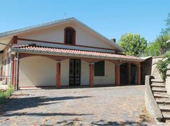 Casa Bi/Trifamiliare in Residenziale