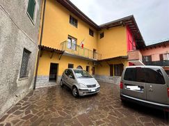Casa Bi/Trifamiliare in Residenziale