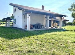Casa Bi/Trifamiliare in Residenziale