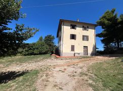 Casa Bi/Trifamiliare in Residenziale