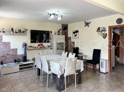 Casa Bi/Trifamiliare in Residenziale