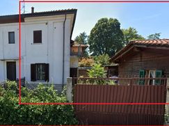 Casa Bi/Trifamiliare in Residenziale