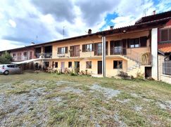 Casa Bi/Trifamiliare in Residenziale