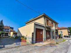 Casa Bi/Trifamiliare in Residenziale