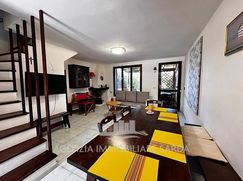 Casa Bi/Trifamiliare in Residenziale