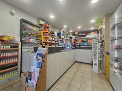 Attività/Licenza (con o senza mura) in Commerciale